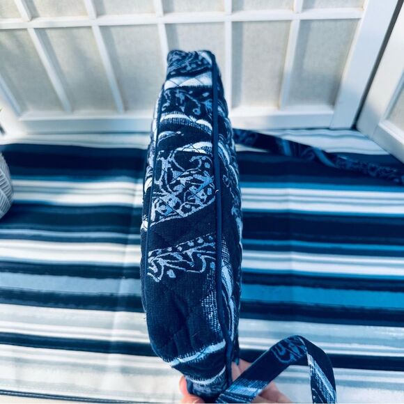 Vera Bradley Crossbody Handbag - Picture 4 of 14